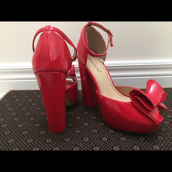 Red heels with bow, classic, 8US - Picture 3 of 7